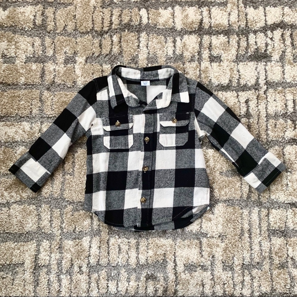 Old Navy Black and White Plaid Flannel